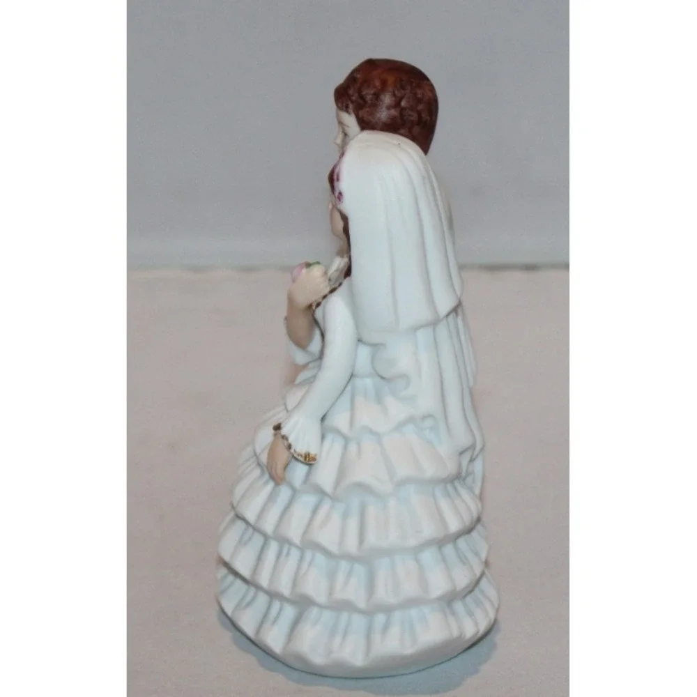 vintage porcelain bride & groom wedding cake topper figurine frills ruffles